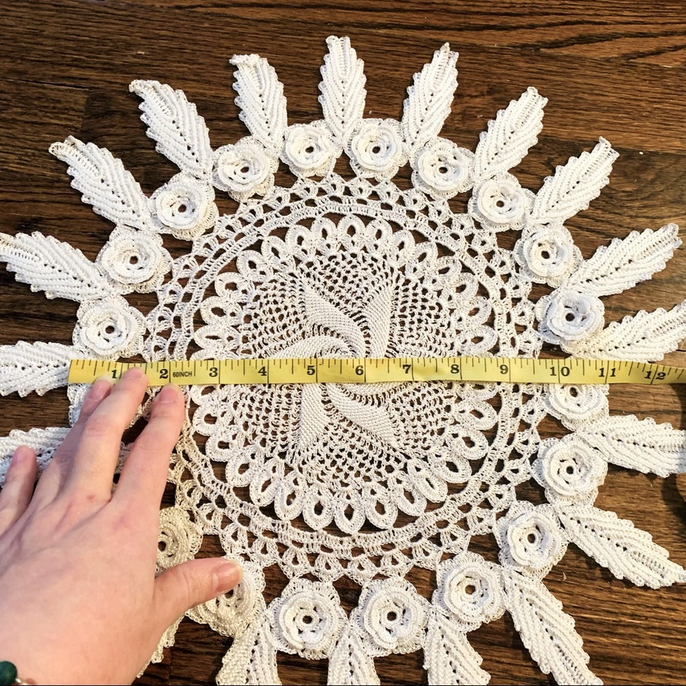 Handmade Doily with Roses & Leaves Trim - Picture 4 of 4